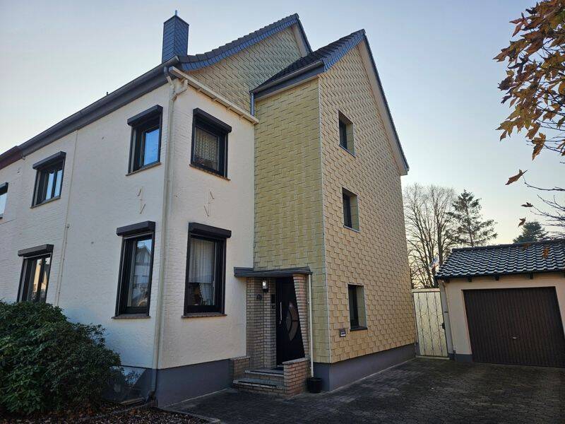 Doppelhaushälfte mit sehr viel Platz und großem Garten sucht neue Eigentümer, 28779 Bremen (Blumenthal Lüssum-Bockhorn)