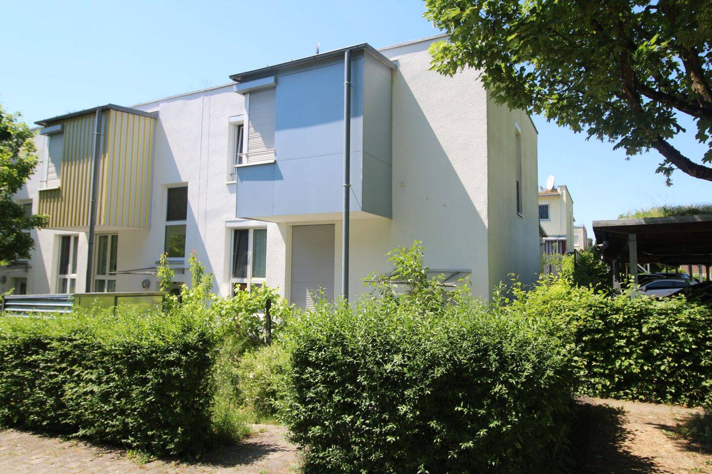 Raumwunder in Ostfildern: Charmantes Reiheneckhaus mit 6,5 Zimmern, Garten und Carportstellplatz, 73760 Ostfildern