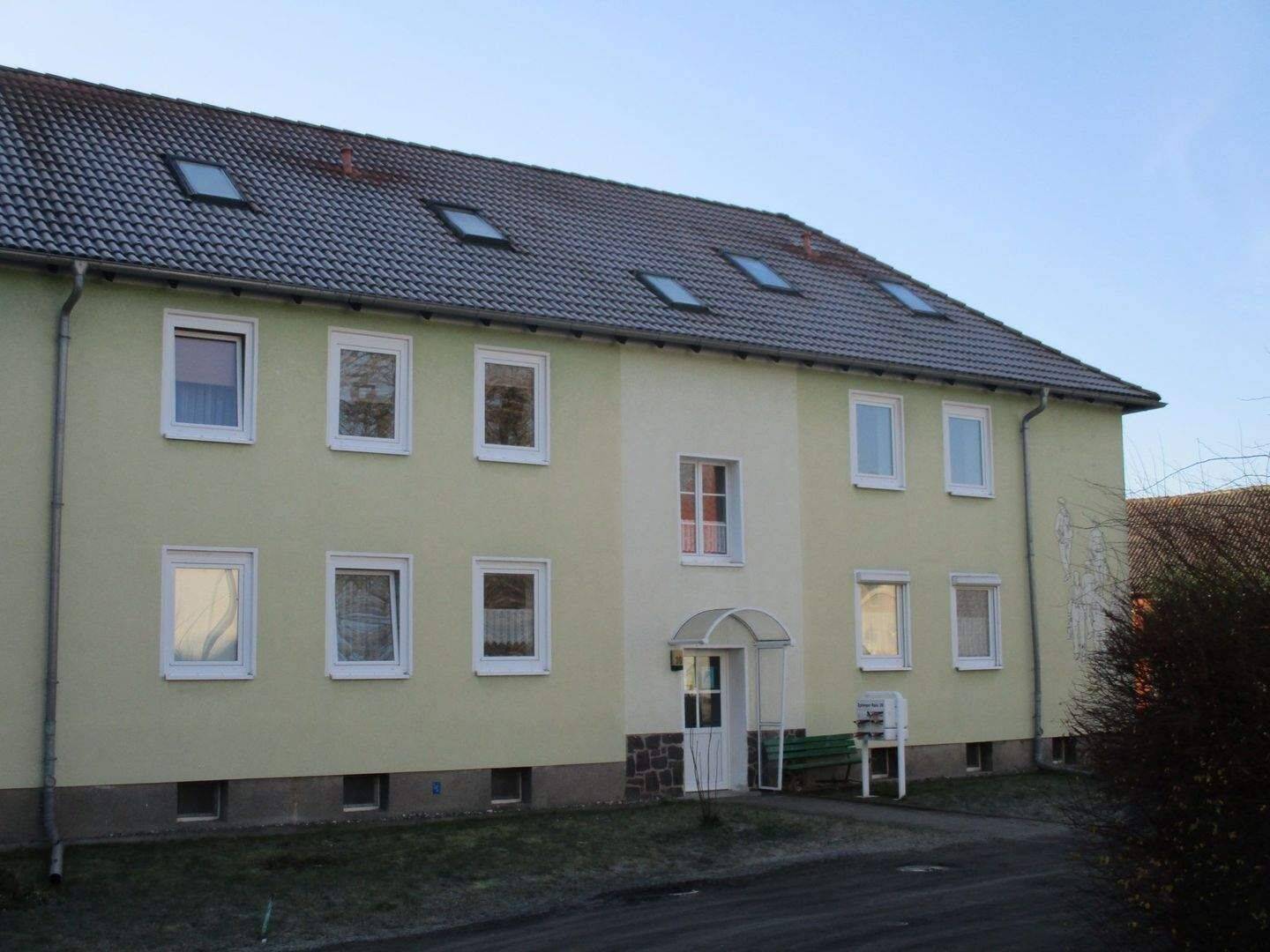 Ruhiges Haus sucht Nachmieter für 3-Raum-Wohnung, 6249 Mücheln (Geiseltal)