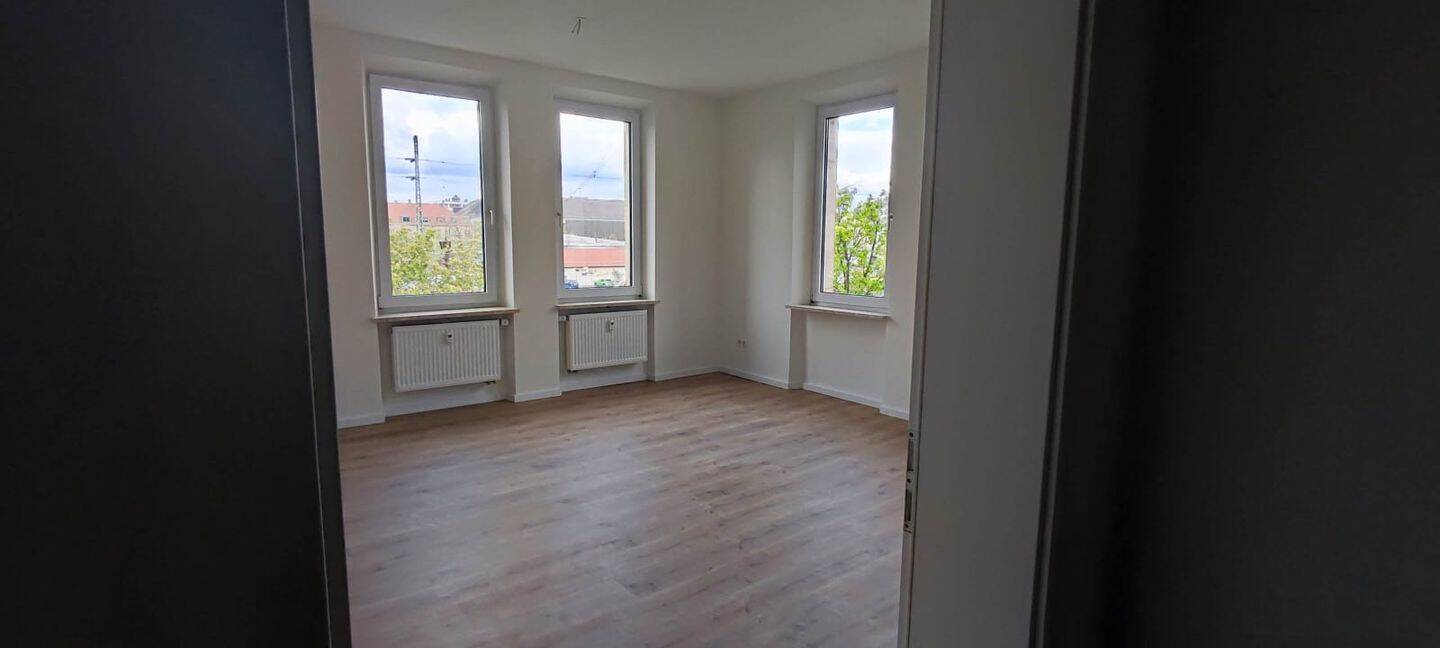 Topp sanierte 2-Zimmer-Wohnung in einem wunderschönen Anwesen Fürth-Süd, 90763 Fürth (Südstadt Weikershof)