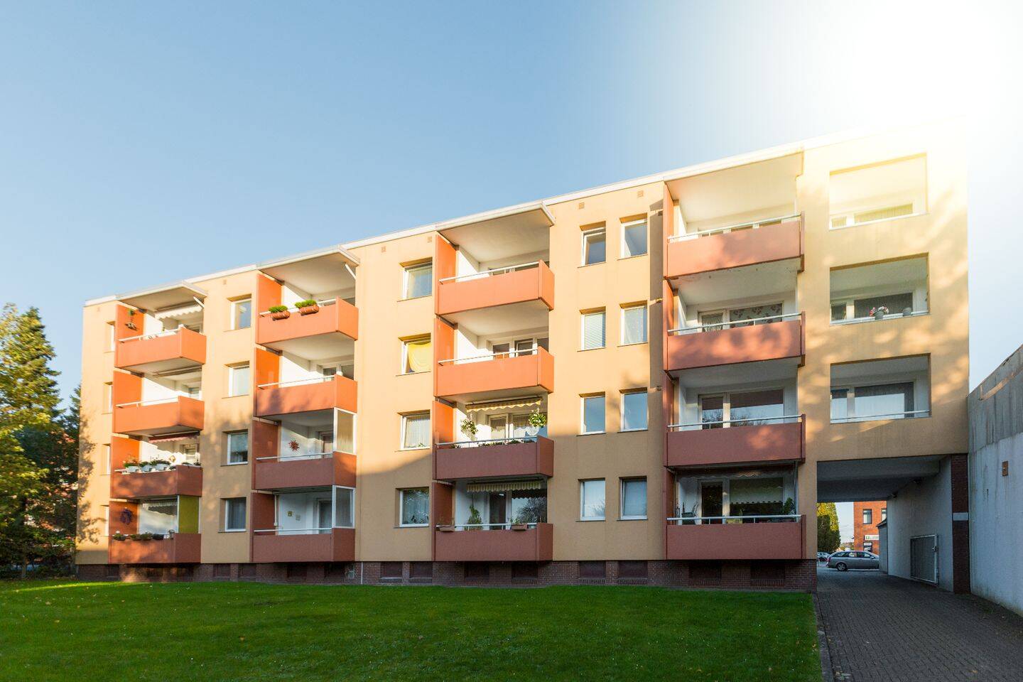 Zentrale gepflegte 2-Zimmer-Wohnung mit Balkon am Flötenkiel in Bremerhaven-Lehe!, 27580 Bremerhaven (Lehe Speckenbüttel Weddewarden Überseehafen)