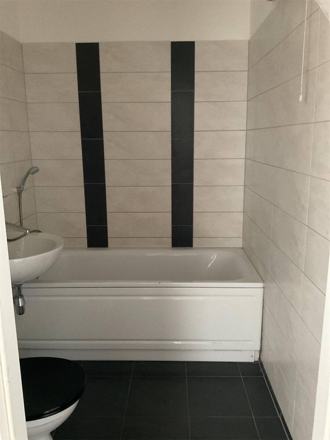 4-Raum-Wohnung / Balkon / Bad mit Wanne / Gäste-WC / Wohnküche, 4626 Schmölln