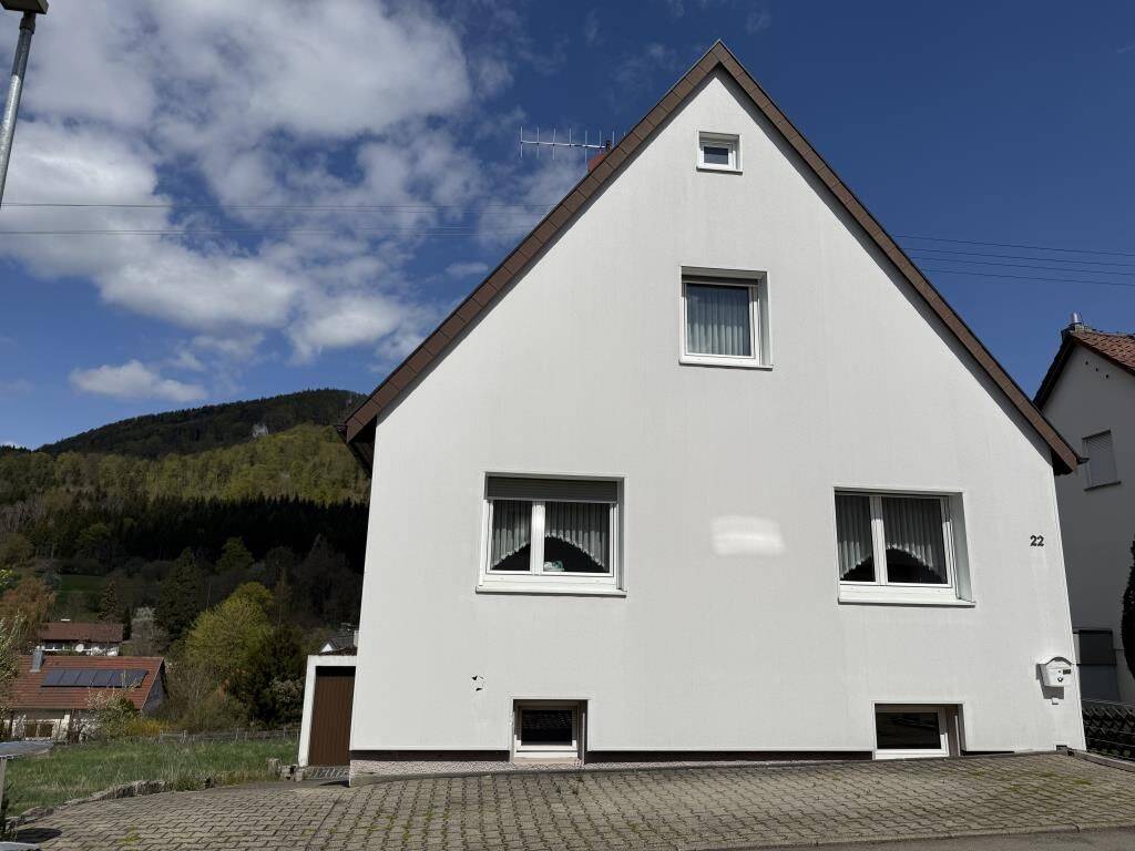 Einfamilienhaus mit Garten und Garage in Albstadt-Lautlingen, 72459 Albstadt