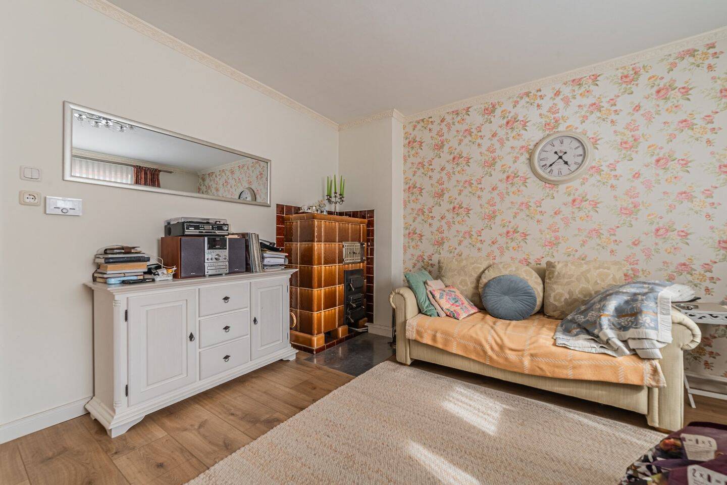 Super Lage – 2-Zimmer-Wohnung mit Einbauküche, Kamin im Wohnzimmer, eigenem Gartenanteil und Loggia, 24116 Kiel (Schreventeich)