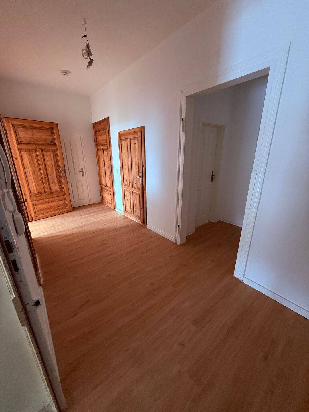 Attraktive 4-Raum-Wohnung – frisch renoviert & mit Balkon, 2826 Görlitz