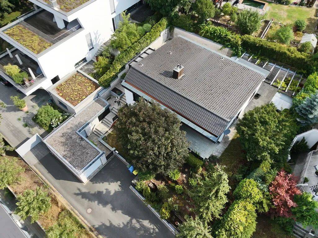 Gepflegtes, großzügiges Einfamilienhaus mit Terrasse, Pergola und Garage, 90451 Nürnberg (Eibach Hafen Maiach Reichelsdorf Röthenbach bei Schweinau)