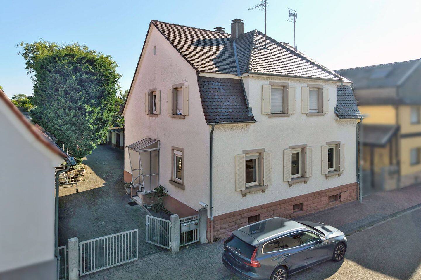 Traumhaus mit Gestaltungspotenzial, 211 m² Wohnfläche und 831 m² Grundstück, 76344 Eggenstein-Leopoldshafen