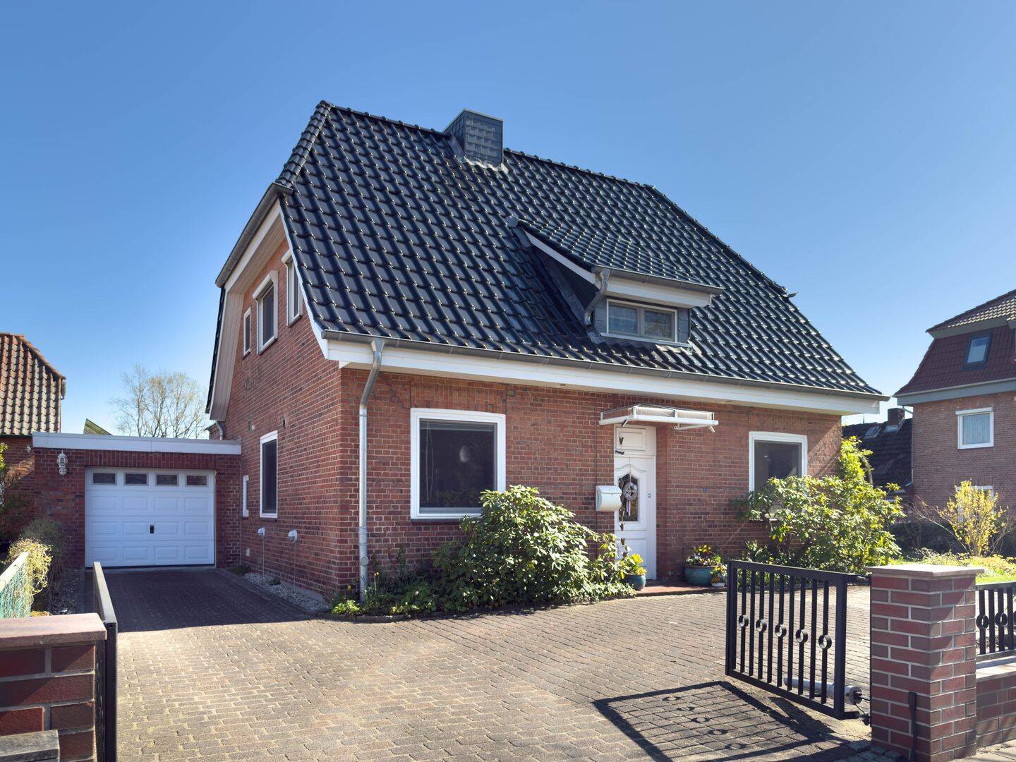 Viel Platz: Charmantes Einfamilienhaus mit zusätzlichem Baugrundstück mitten in Schwarzenbek, 21493 Schwarzenbek