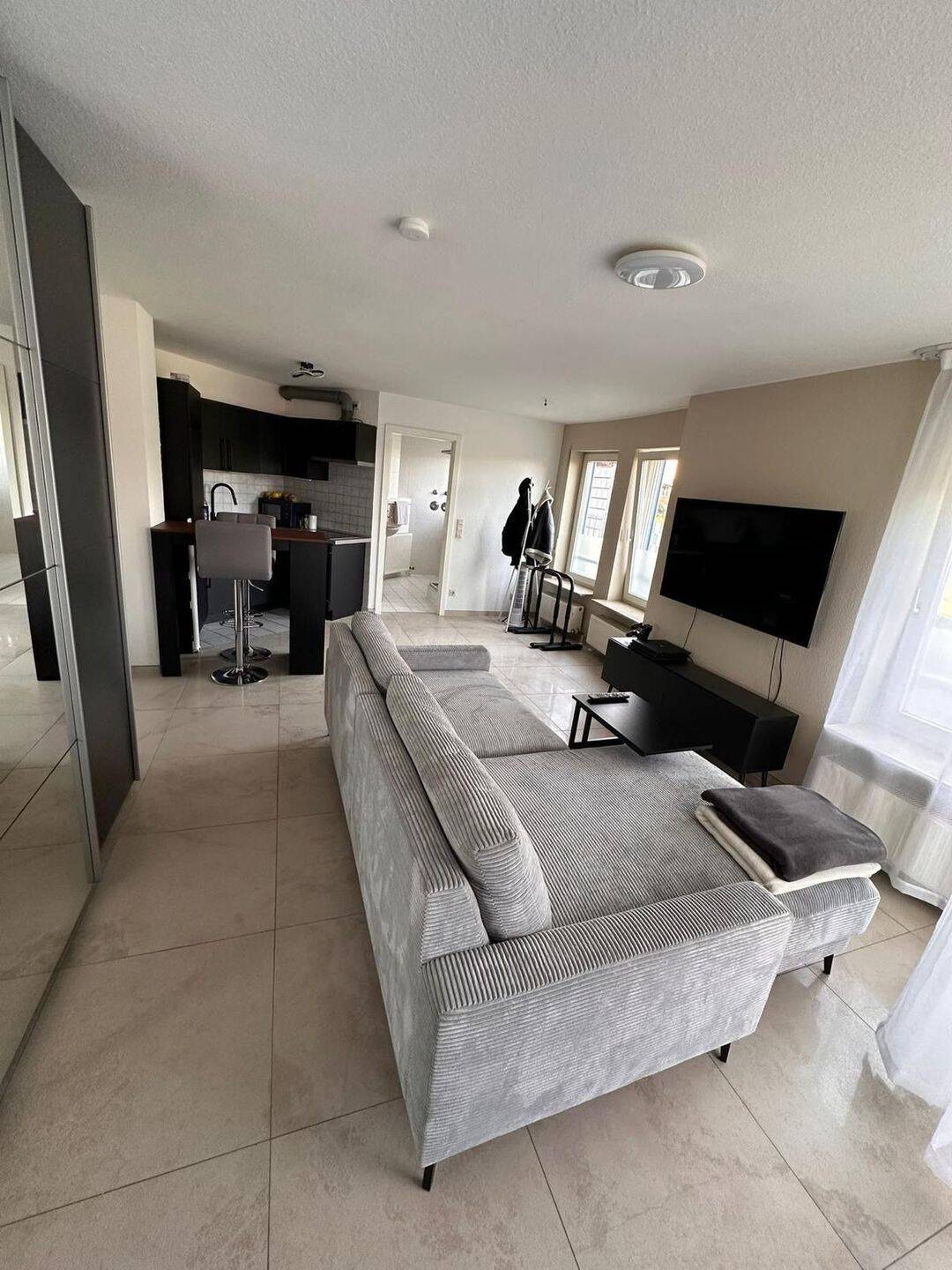 teilmöblierte 1,5-Zimmer-Wohnung mit Balkon & All-In-Nebenkosten und Stellplatz, 74078 Heilbronn (Biberach Frankenbach Heilbronn Kirchhausen Neckargartach)