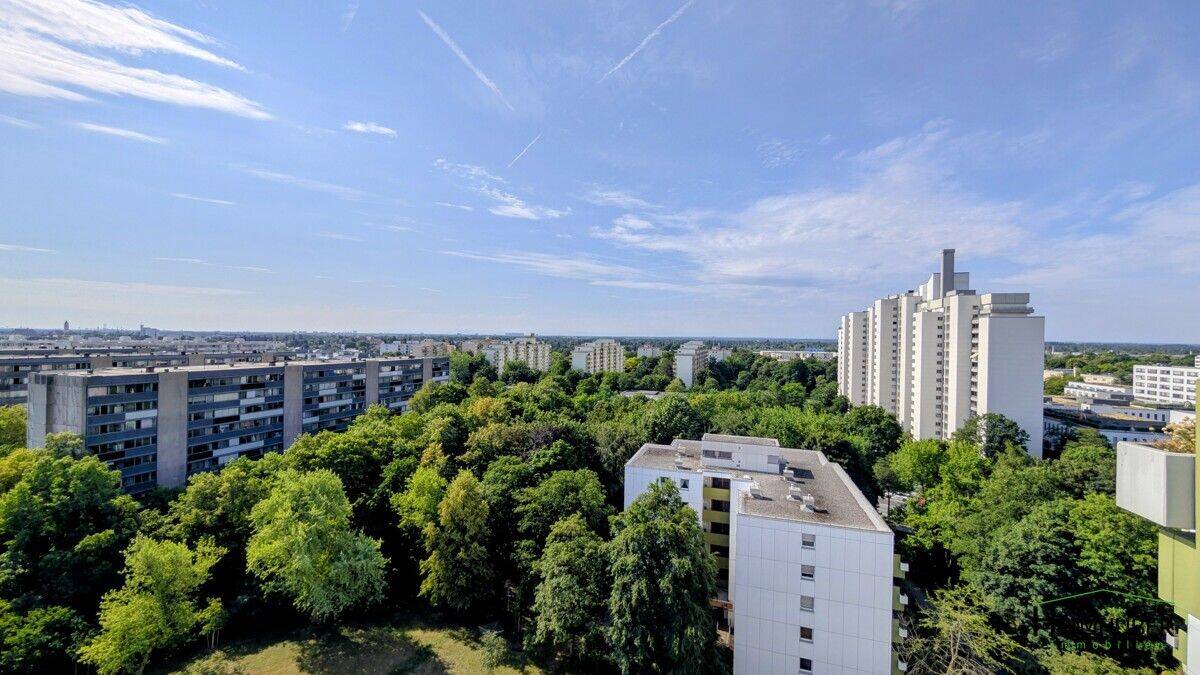 Beste Aussichten !! 2 Zimmer Penthousewohnung im 11 Stock!!, 81243 München (Aubing-Lochhausen-Langwied Pasing-Obermenzing)