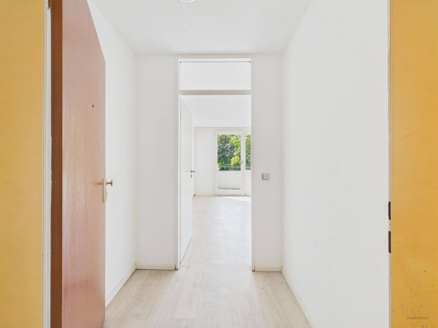 Gepflegte 2-Zimmer-Wohnung in Konstanz mit Balkon, Aufzug und Tiefgaragenstellplatz, 78467 Konstanz