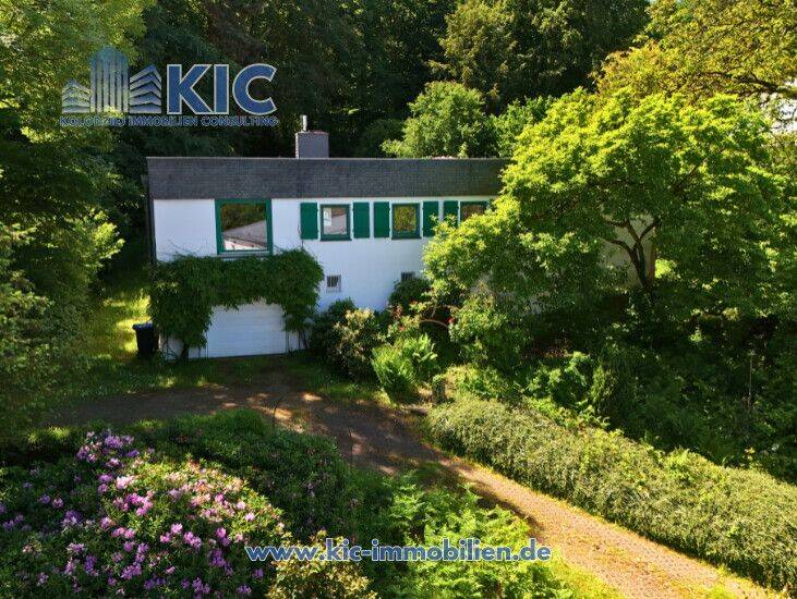Absolute Rarität: Bungalow in Schildgen mit 6.612 m² Grundstück in direkter Waldrandlage, 51467 Bergisch Gladbach (Dünnwald)