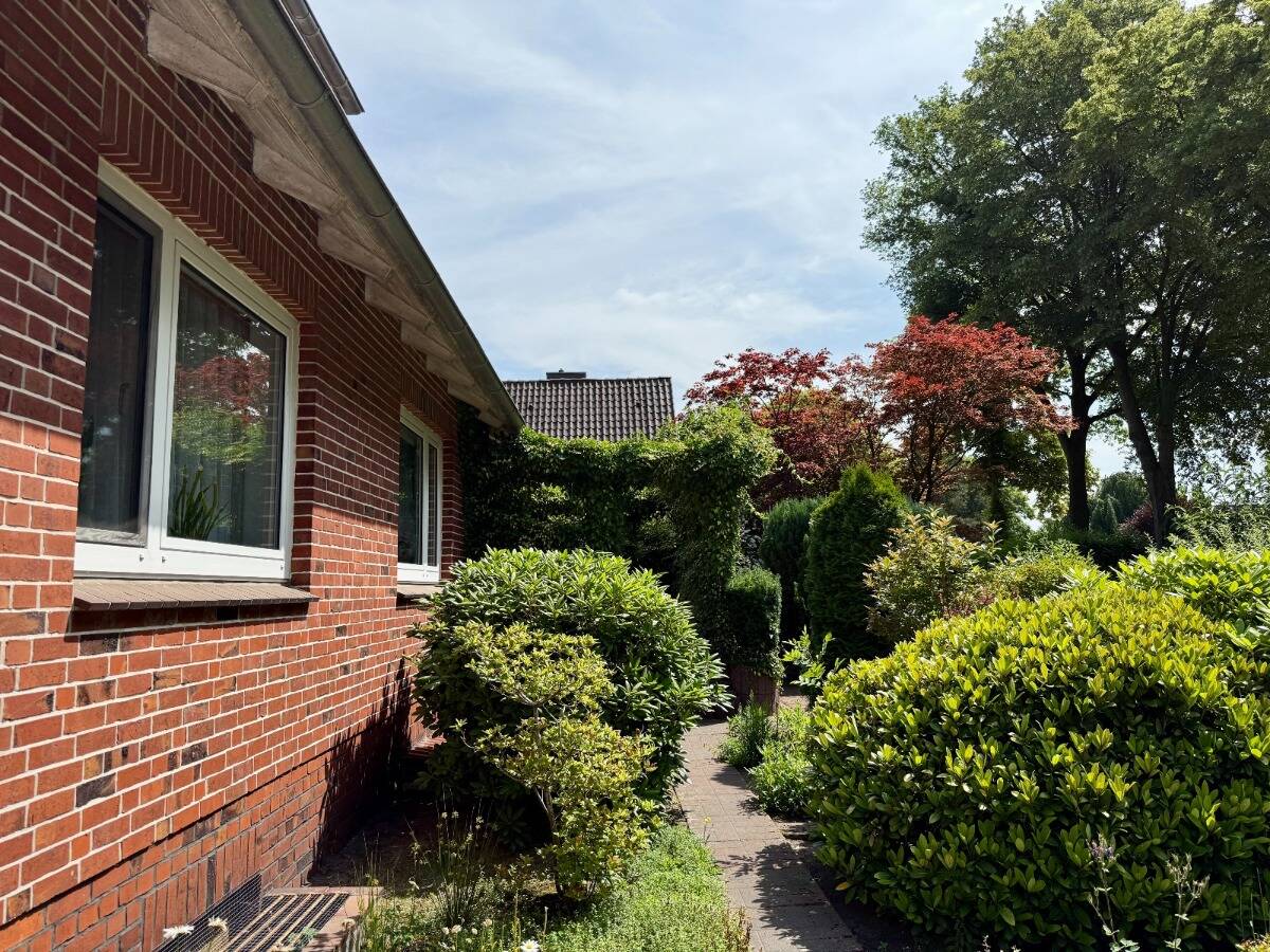 Solides Einfamilienhaus mit schönem Garten in ruhiger Lage von Hemmoor Basbeck, 21745 Hemmoor