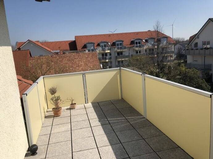 über den Dächern; schöne Dachgeschosswohnung mit großem Balkon, 4356 Leipzig (Seehausen Wiederitzsch)