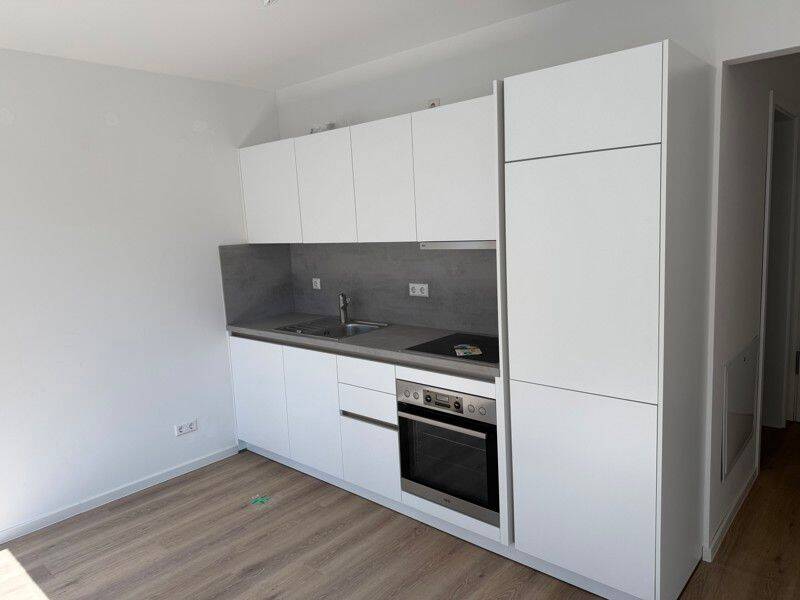 Ansprechende 2-Zi.-Wohnung mit Markenküche und Balkon, 89231 Neu-Ulm