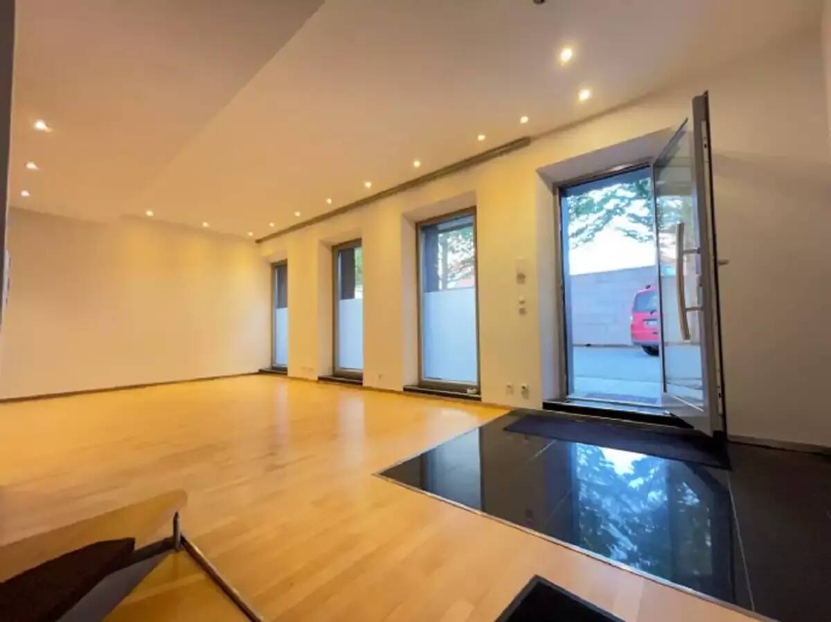 Modernes Familien-Stadthaus mit Sonnenterrasse & Stellplatz, 90762 Fürth (Innenstadt)