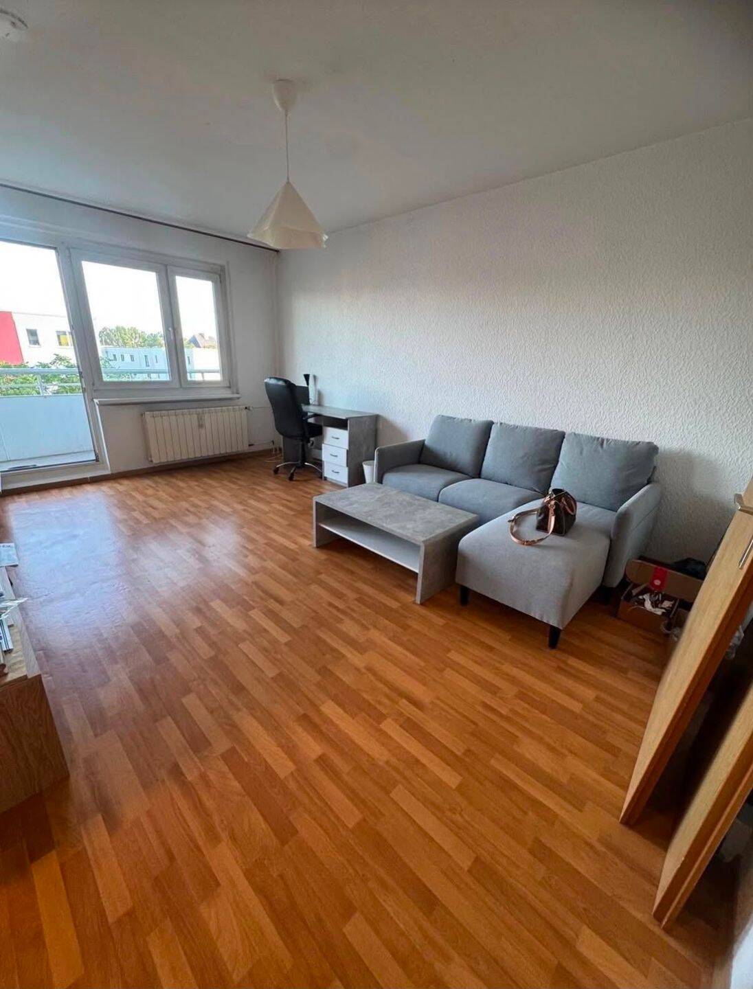 Ruhige 3 Zimmer Wohnung mit Balkon in Berlin Friedrichsfelde, 10315 Berlin (Lichtenberg Hohenschönhausen Friedrichsfelde Kleingartenanlage Bielefeld Kleingartenanlage Mühlenberg)