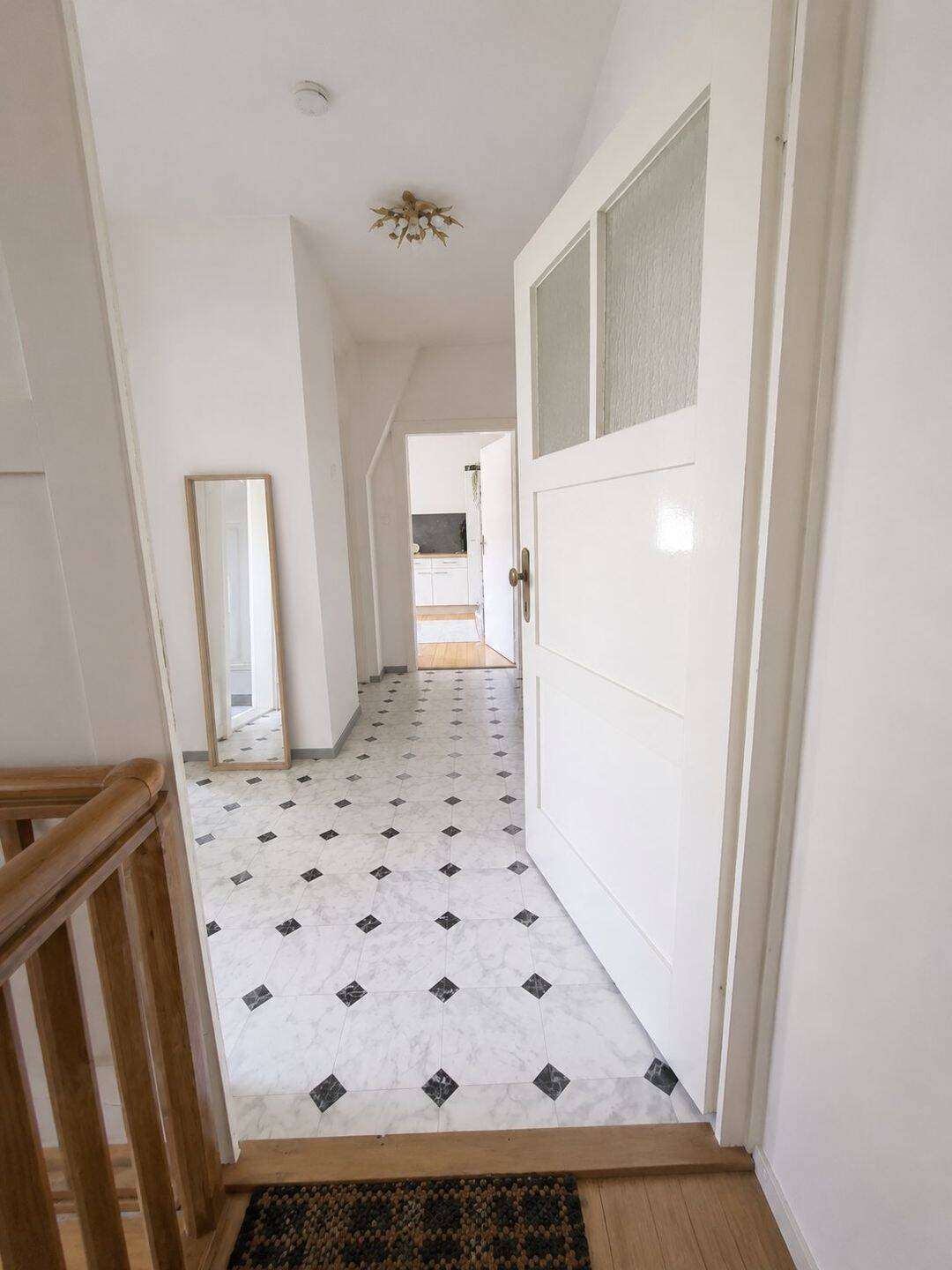 Charmante 2,5-Zimmer-Dachgeschosswohnung mit Dachboden und Küche, 90402 Nürnberg (Gleißbühl Lorenz Tafelhof Tullnau Wöhrd)