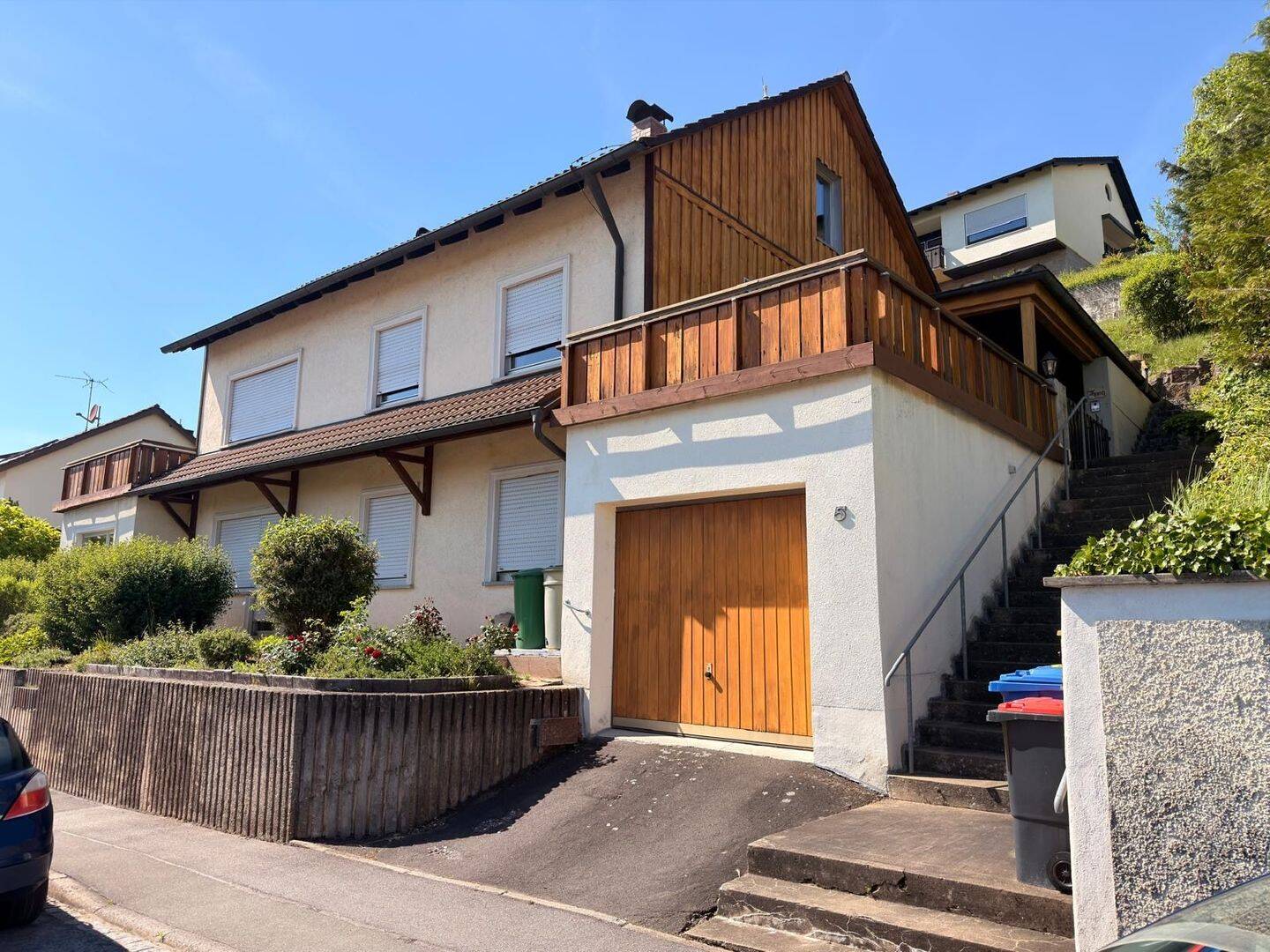 Großzügiges Wohnhaus mit 2 Terrassen und Gartenfläche in Ebelsbach, 97500 Ebelsbach