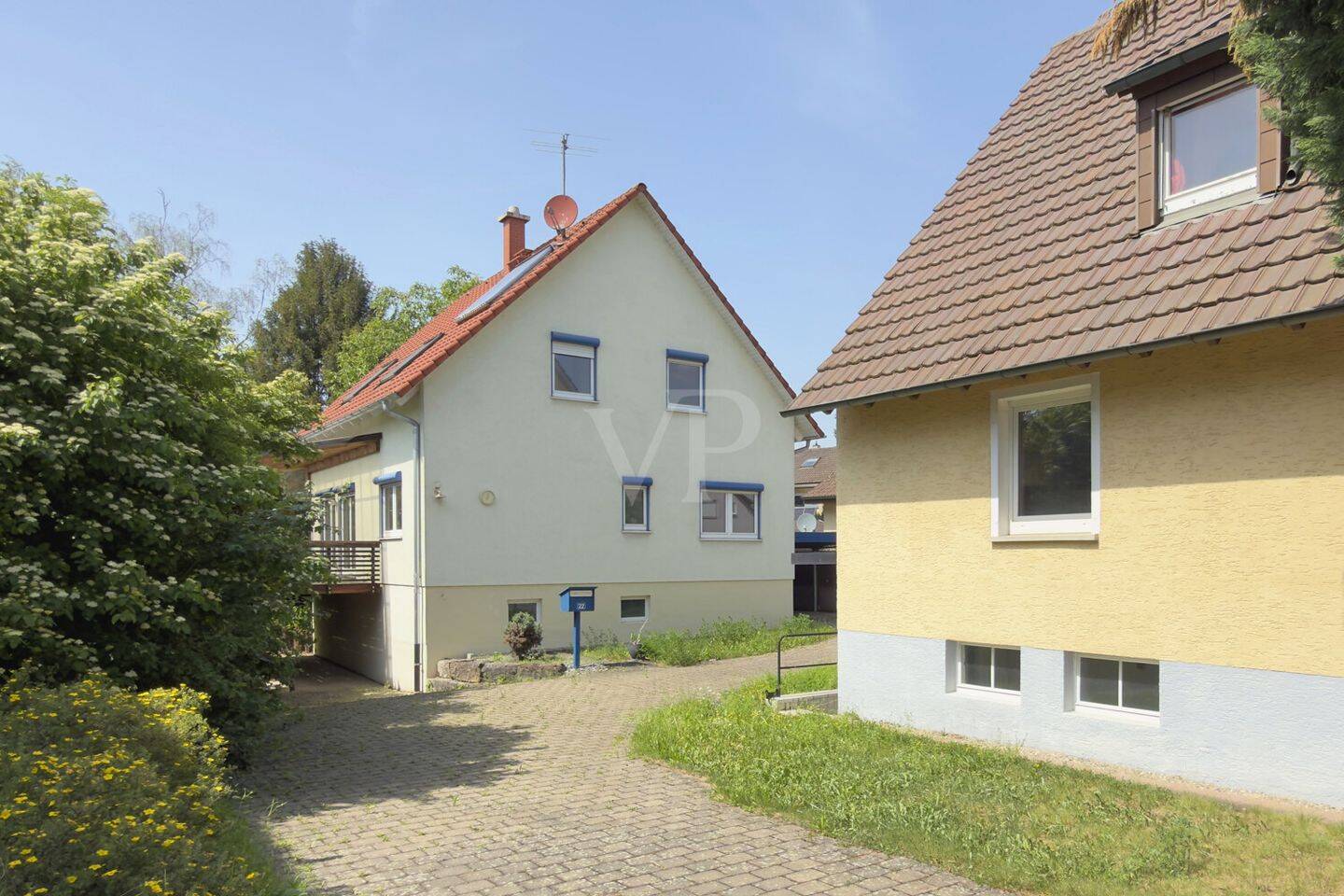 Viele Zimmer, großzügige Flächen – Einfamilienhaus in verkehrsgünstiger Lage, 73257 Köngen
