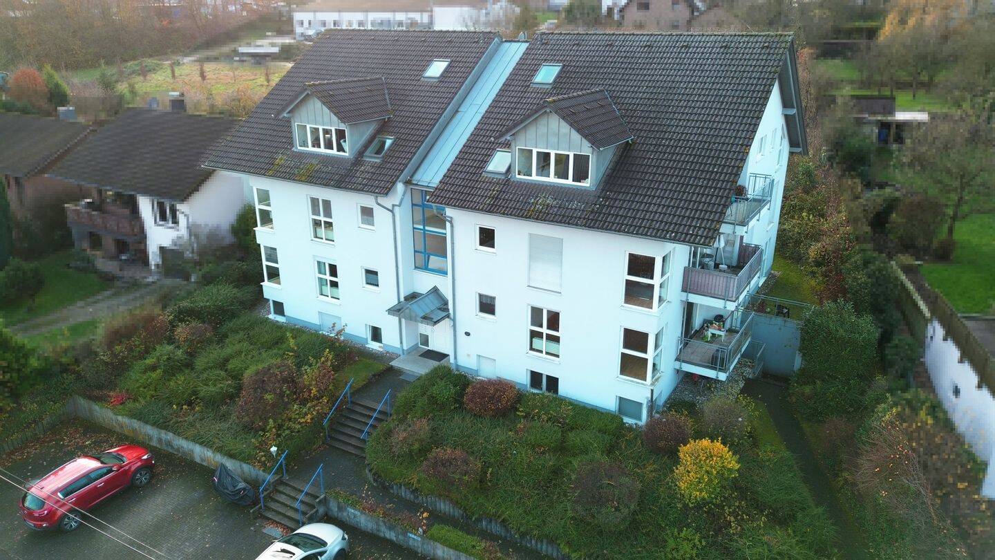 Großzügige 4-Zimmer-Wohnung mit Balkon in Much-Oberheiden, 53804 Much