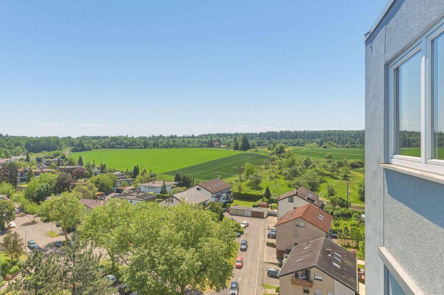 Großzügige Wohnung mit Balkon und wunderschöne Aussicht, 71032 Böblingen