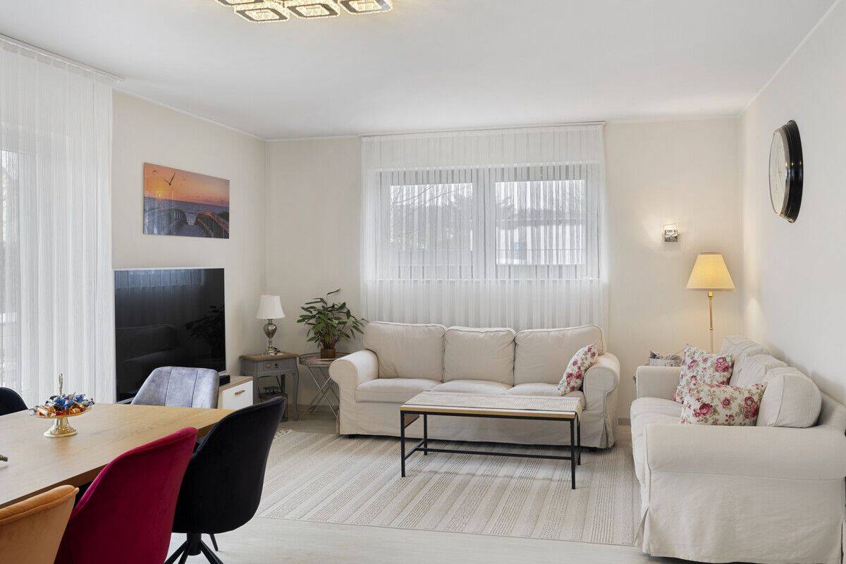 Familienfreundliches Wohnhaus mit Garten und Garagen, 32805 Horn-Bad Meinberg