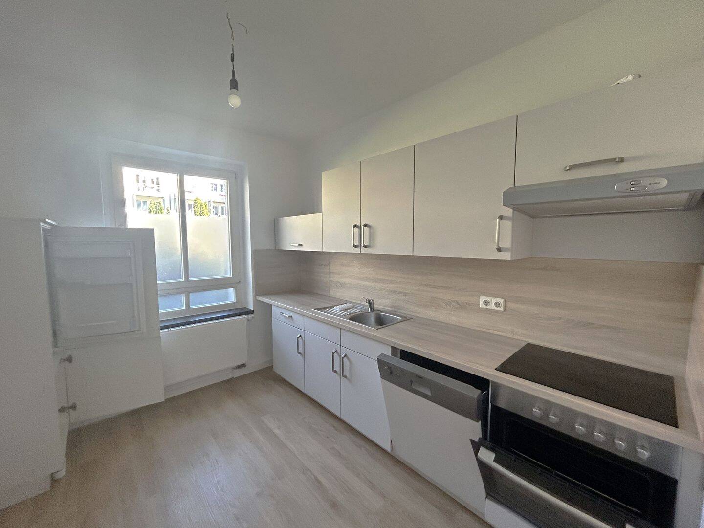 ***Ruhige 2-Zimmer-Wohnung mit EBK im Lutherviertel – Wohnen im Grünen mit entspannter Atmosphäre*** – Chemnitz – Bild 1 von 3