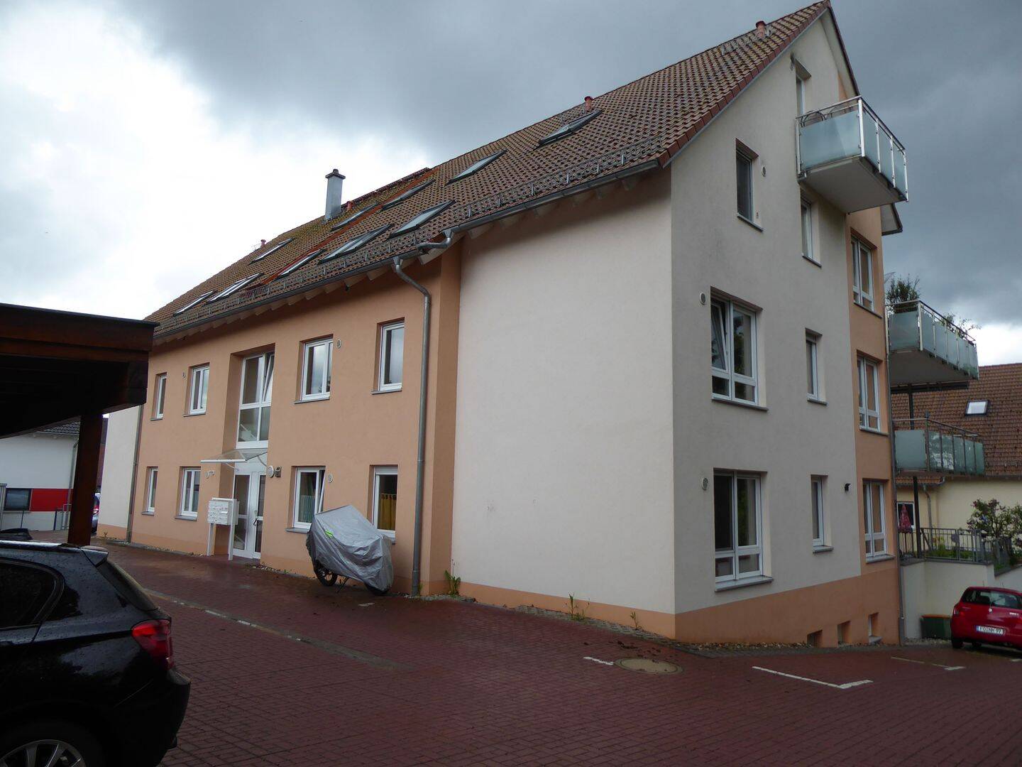 91080 UTTENREUTH (Erlangen-Ost)- sehr schöne 3 (5)-Zimmer-Wohnung mit zwei zu Wohnzwecken ausgebauten Hobbyräumen und Gartenterrasse, Bj 2012, 91080 Uttenreuth