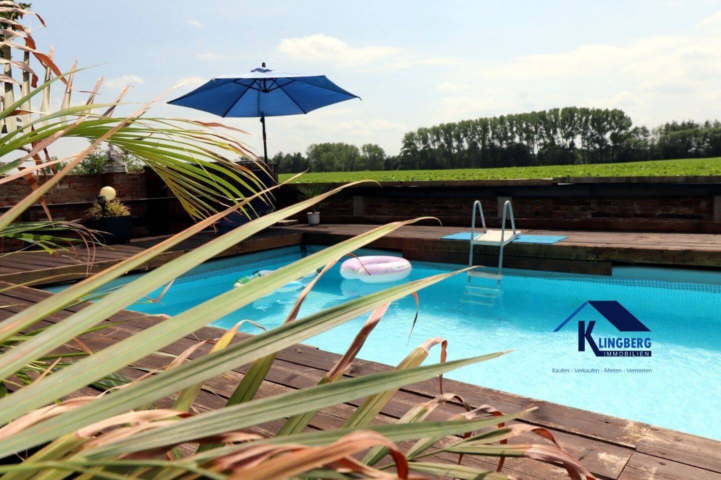 EFH /- ZFH mit Gäste-Whg, Gartenbereich, Pool, Garagen, Stellplätze u.v.m zu verkaufen – 360° Tour!, 6729 Elsteraue