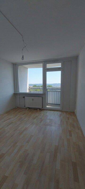 2-Zimmer-Wohnung mit Balkon und Aufzug zur sofortigen Anmietung!, 1239 Dresden