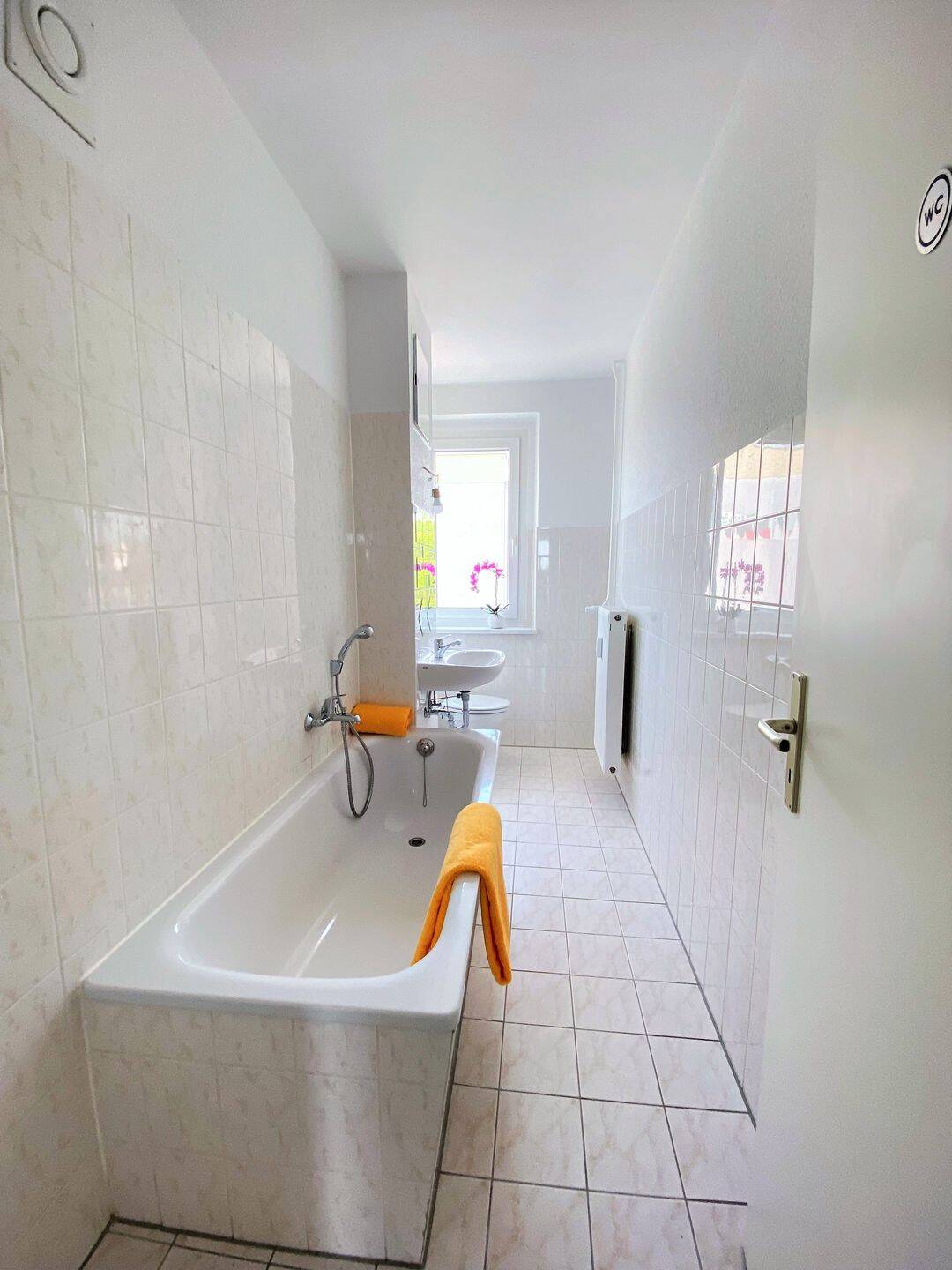 +++3ZKB mit Balkon und Tageslichtbad sucht neue Mieter+++, 39108 Magdeburg (Altstadt Stadtfeld Ost)
