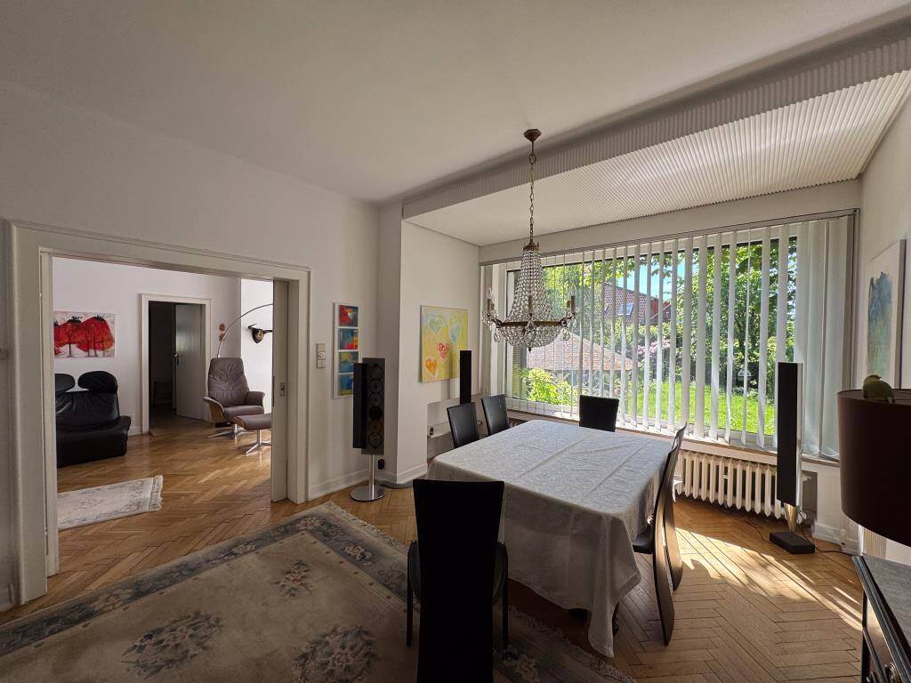 Stadtvilla bietet  Haus i. Haus mit Park, 30851 Langenhagen