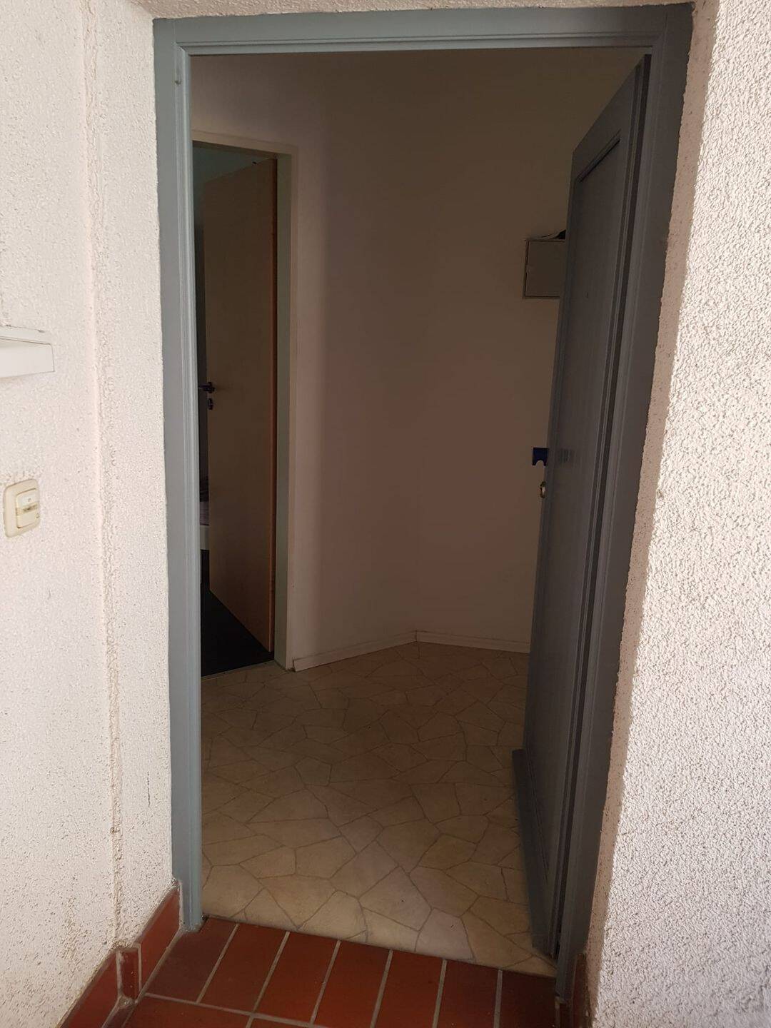 1-Zimmer-Apartment Wuppertal Terminvereinbarungen Herrn Cristaldi 0157-34484360, 42281 Wuppertal (Barmen)