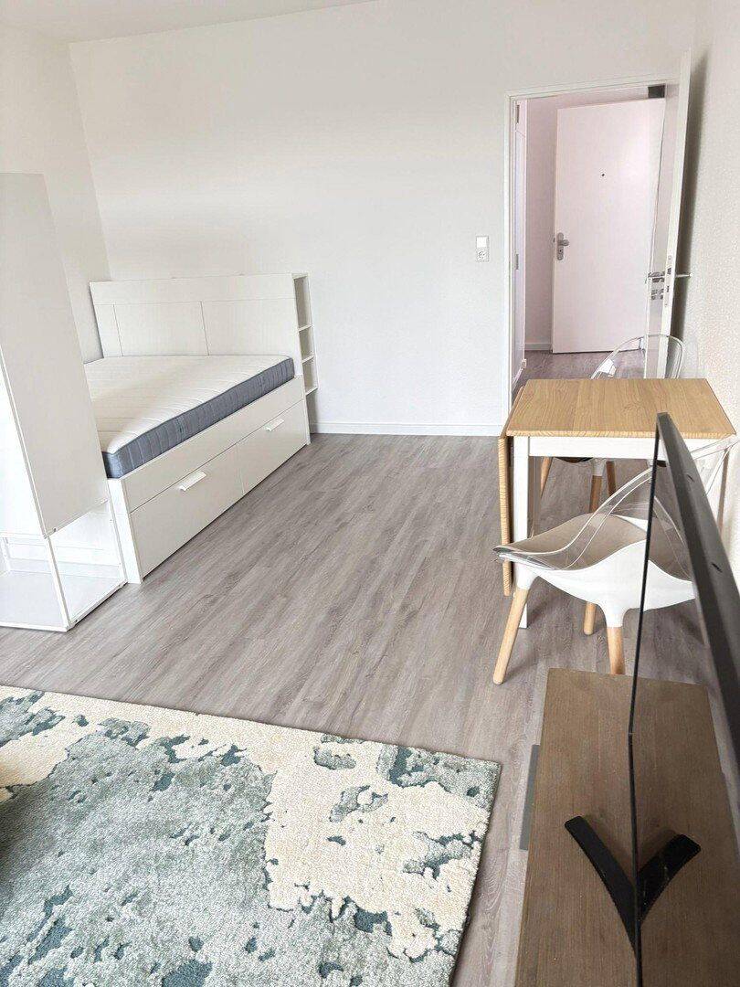 Voll Möblierte 1-Zimmer Wohnung im 5. OG in Mainz-Gonsenheim 990,00 EURO, 55122 Mainz (Gonsenheim Hartenberg/Münchfeld Neustadt)