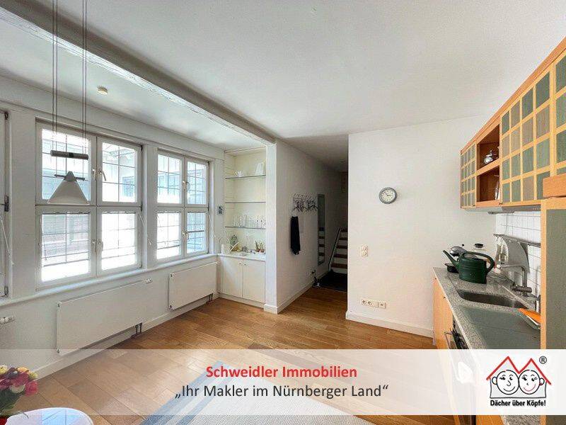 Stilvolles und großzügiges Maisonette-Apartment mit Einbauküche und Balkon im Herzen von Erlangen, 91054 Erlangen (Burgberg Erlangen-Nord Erlangen-Ost Innenstadt Sieglitzhof)