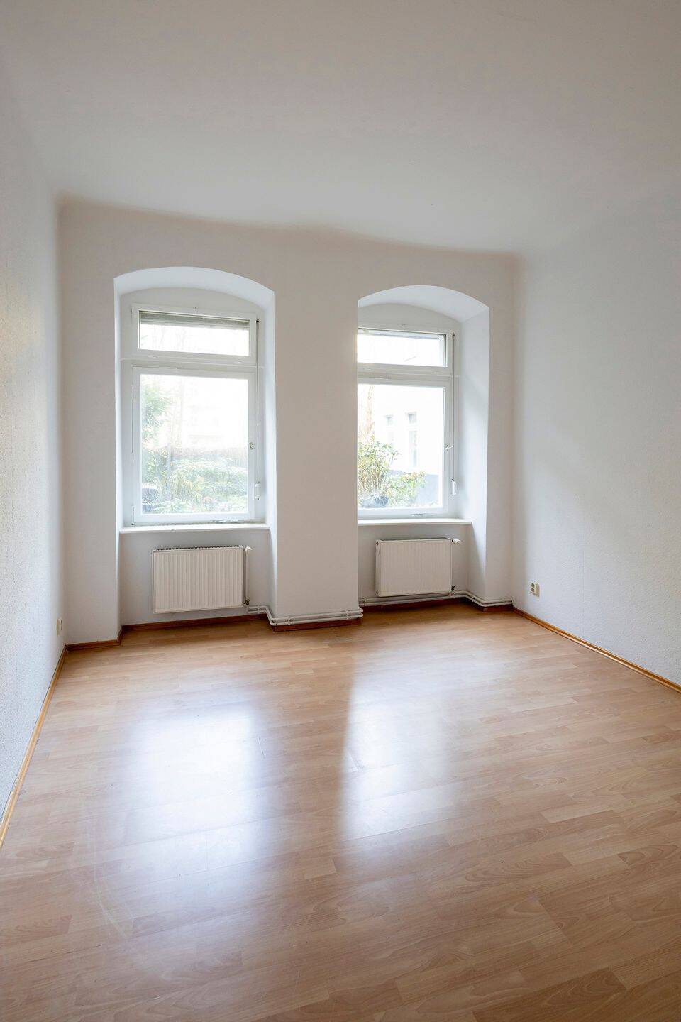 Bezugsfreie 2-Zimmer-Altbauwohnung im Prenzlauer Berg – zwischen Cafés, Boutiquen und Parks!, 10439 Berlin (Pankow Prenzlauer Berg)