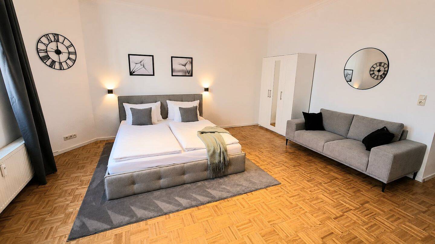 Hotel Style Privatzimmer mit Kingsize Bett in Premium Co-Living Apartment Schwerin Hauptbahnhof, 19055 Schwerin