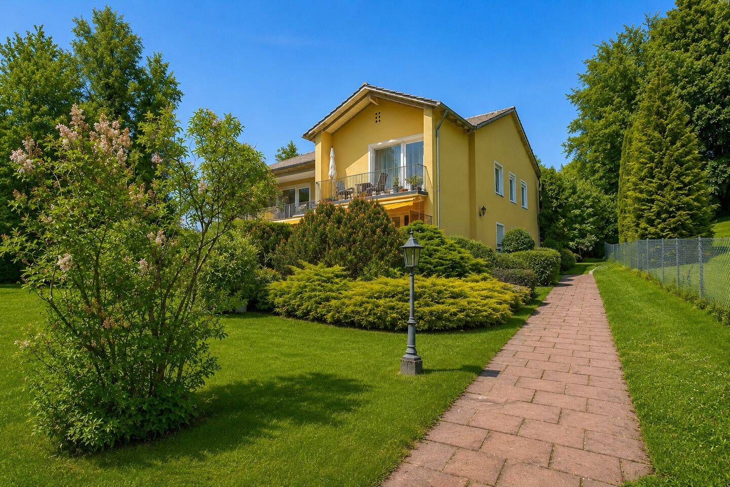 STARNBERG: PERFEKTE SINGLEWOHNUNG IN WOHLFÜHLLAGE AM GRÜNEN STADTRAND!, 82319 Starnberg