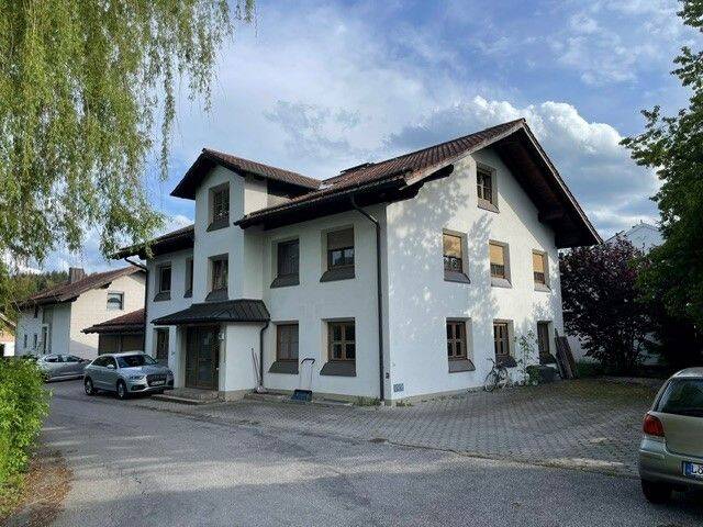Renovierte Erdgeschosswohnung mit neuer Einbauküche || Zentral gelegen, 82377 Penzberg