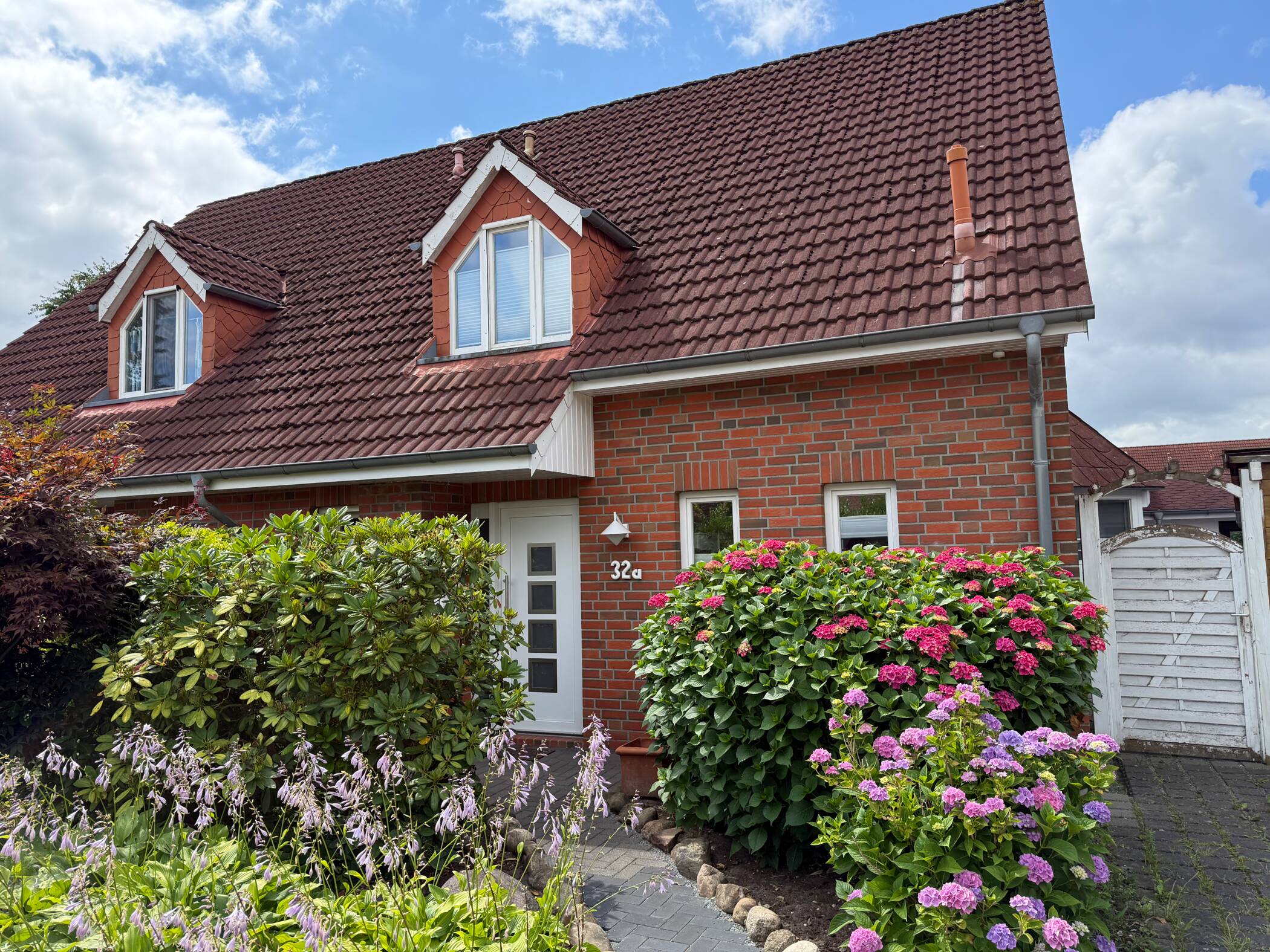 Großzügige Doppelhaushälfte mit Wintergarten, Garten und Terrasse in ruhiger Wohnlage, 28790 Schwanewede