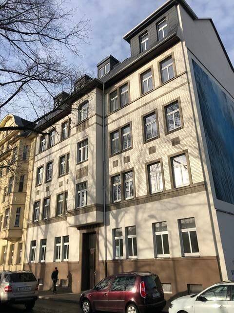 Gemütliche DG 3-Zimmer mit Laminat und Balkon in zentraler Lage, 9111 Chemnitz (Altchemnitz Schloßchemnitz Zentrum)