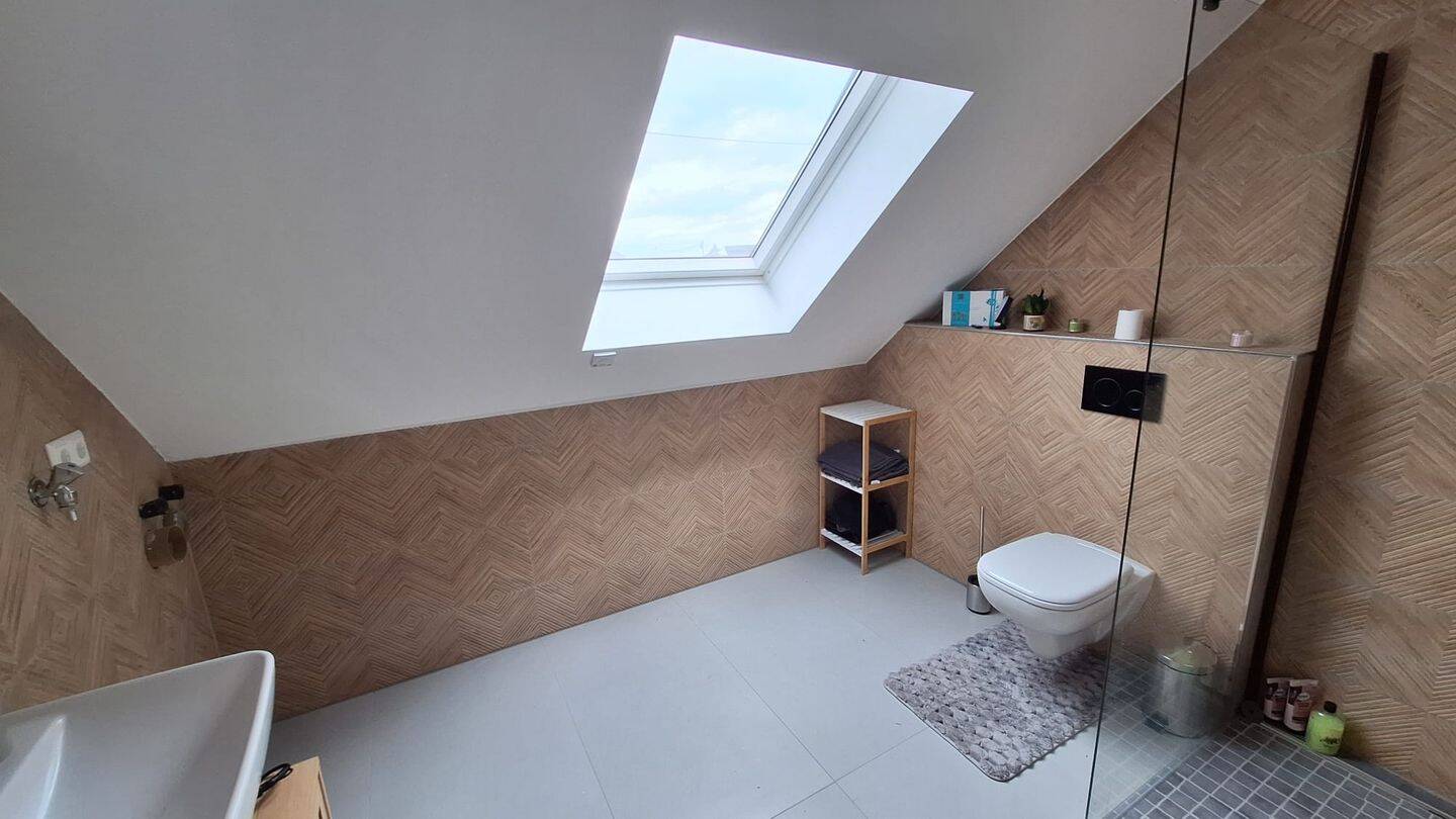 „Moderne 2,-Zimmer-Dachgeschosswohnung mit Klimaanlage – 61,44m² in Neuried – 5% Rendite, 77743 Neuried