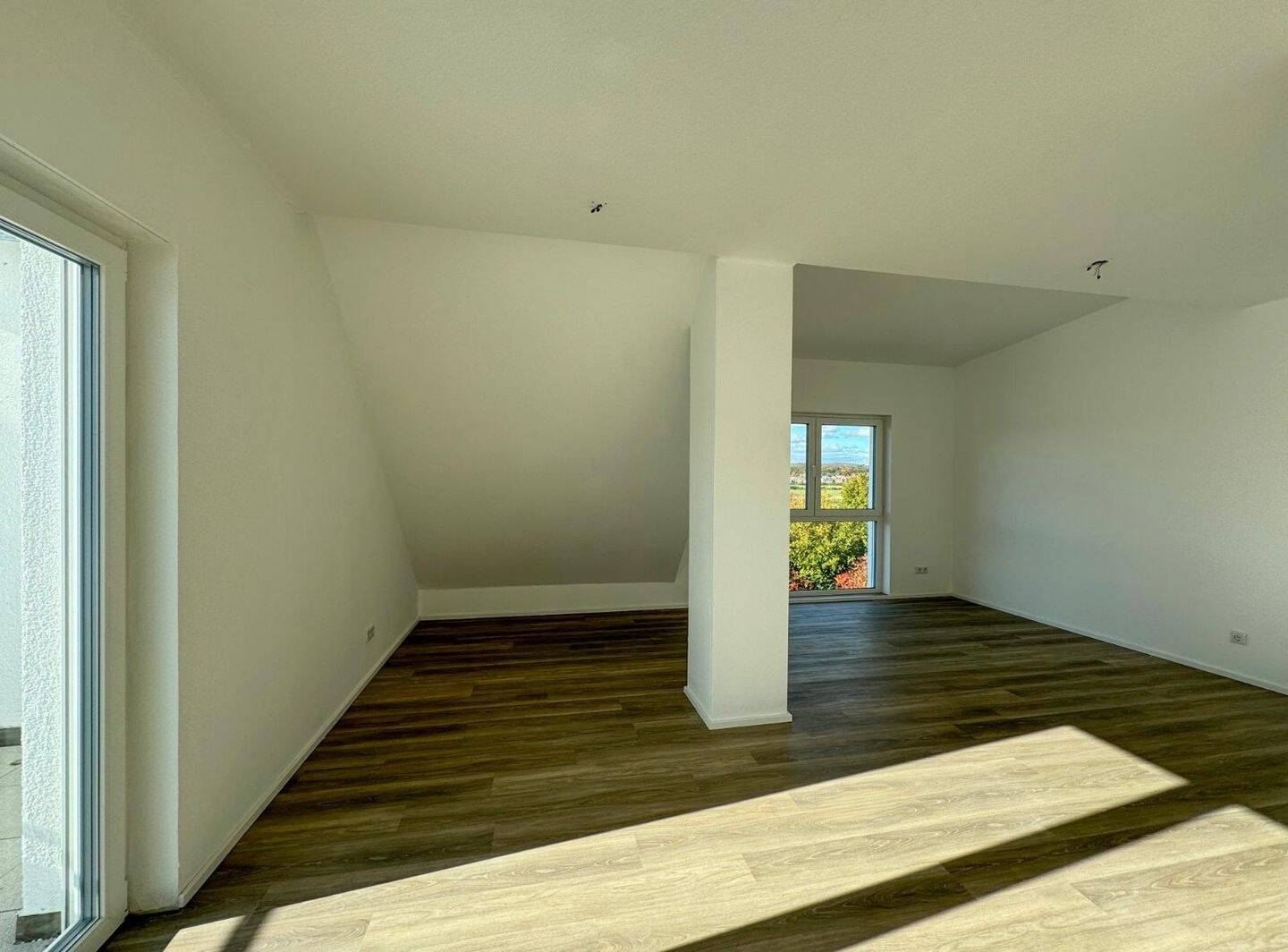 Geräumige Dachgeschosswohnung mit Balkon, 61209 Echzell