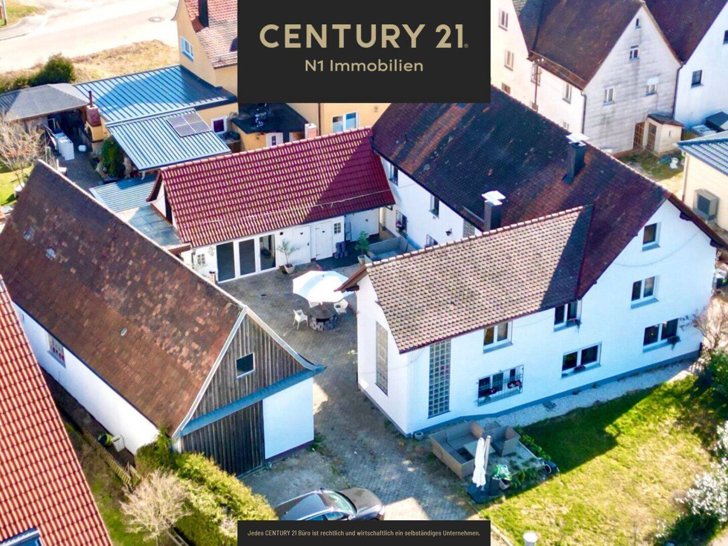 Großzügiges Wohnhaus mit Einliegerwohnung, Scheune und Ausbaupotenzial, 91227 Leinburg