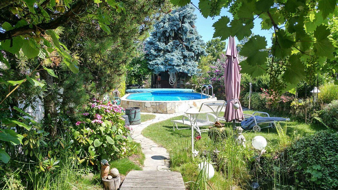 Traumhaus mit Pool & Sauna – Ihr Familienidyll in Stuttgart-Steinhaldenfeld, 70378 Stuttgart