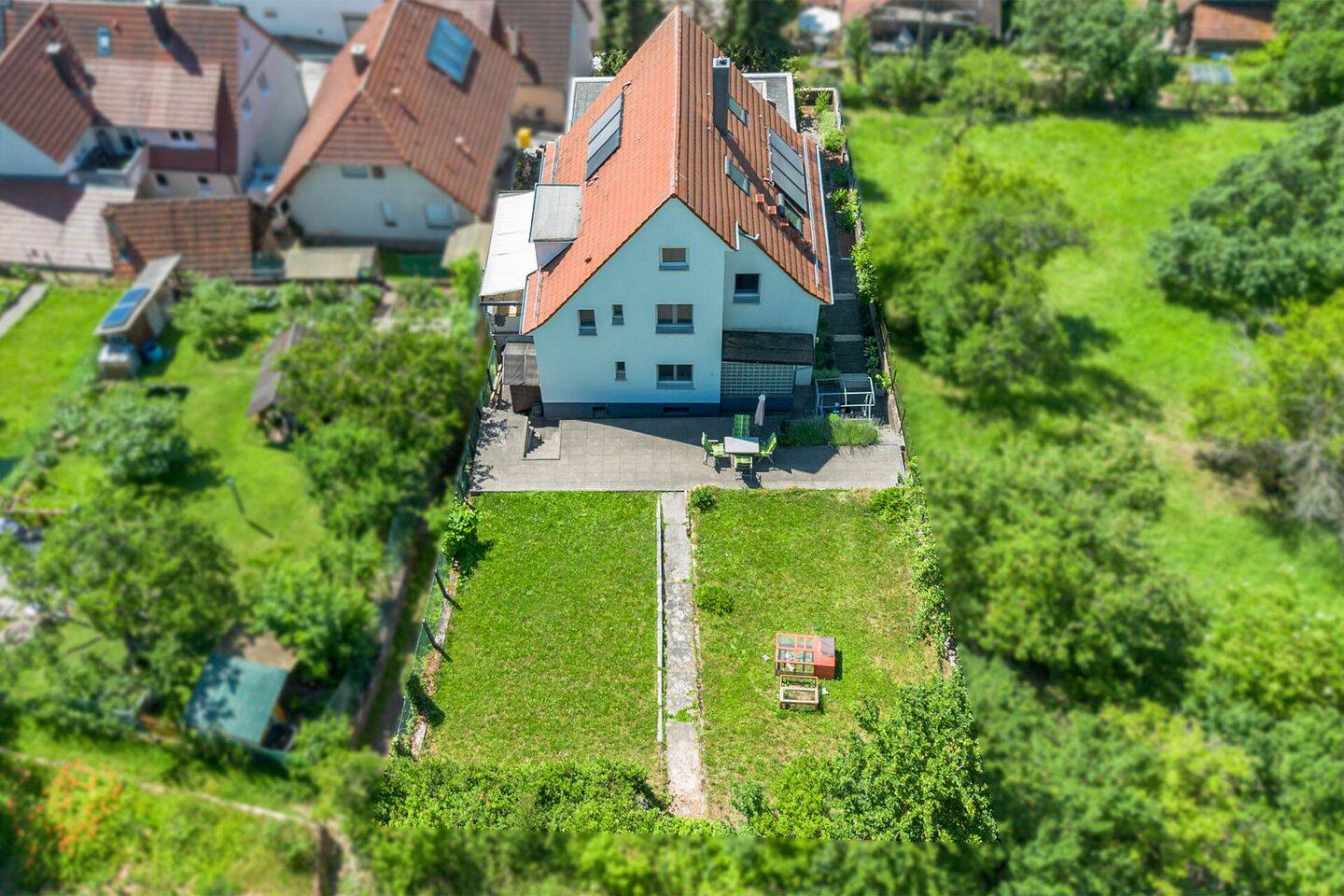 Großzügiges Anwesen im Stadtkern mit toller Aussicht und vermieteter Einliegerwohnung, 73630 Remshalden