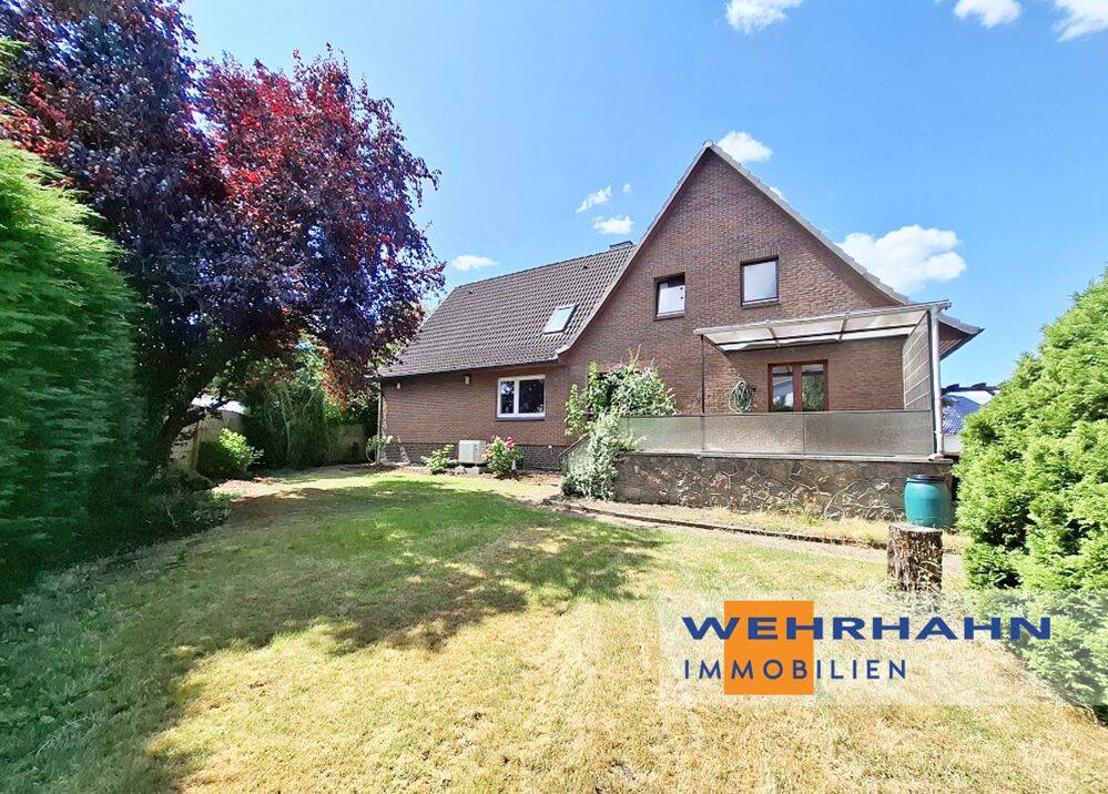 COURTAGEFREI: sanierungsbedürftige Doppelhaushälfte mit Garage und Vollkeller, 22941 Bargteheide