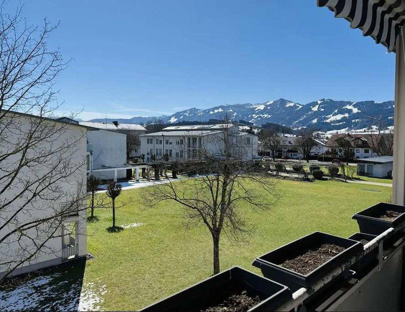Ruhige, schöne 4-Zi-Whg mit Bergblick, Südloggia u Garage in Sonthofen – von privat, 87527 Sonthofen