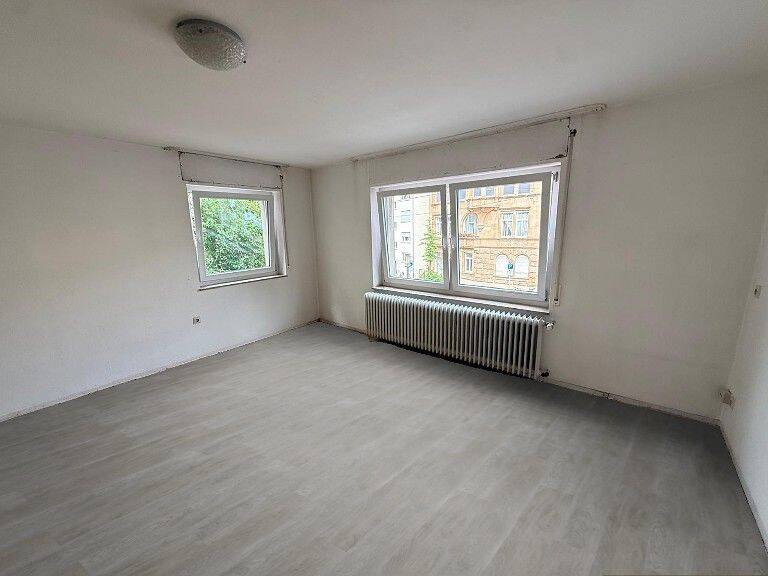RENOVIERT! Großes, helles Zimmer mit WC und Gemeinschaftsbad * Werastraße, 70190 Stuttgart (Mitte Ost)